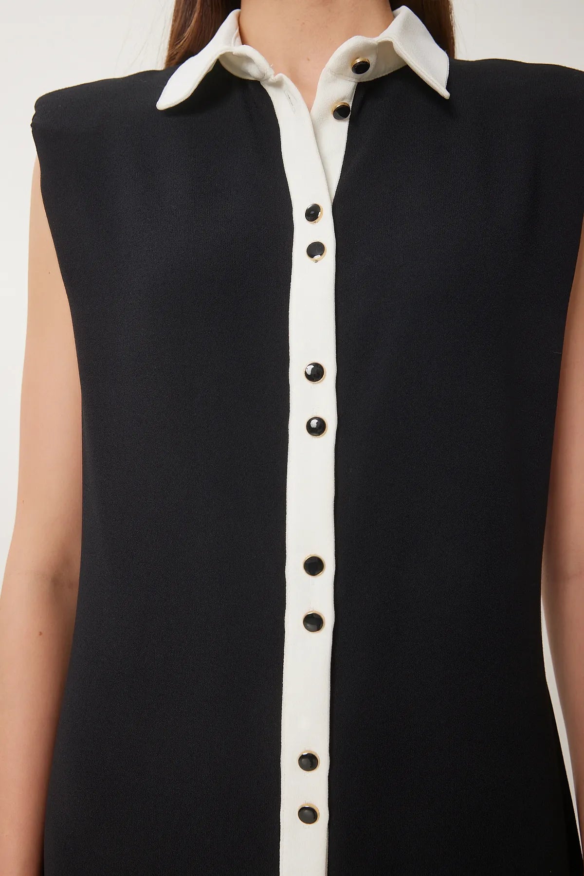 Zero Sleeve Short Dress Black