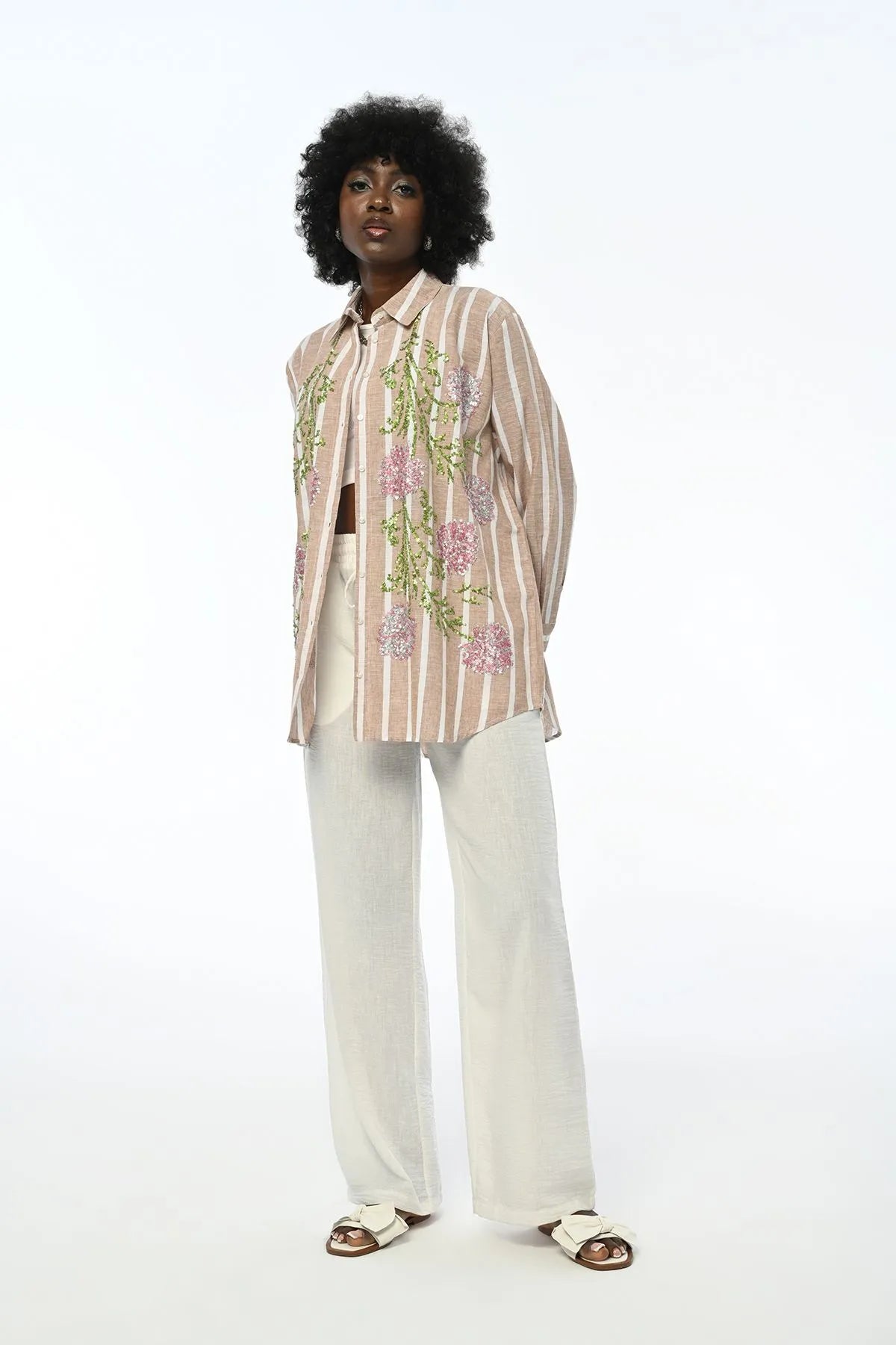 WOMEN'S STRIPED OVERSIZE CUT FLORAL EMBROIDERY SHIRT