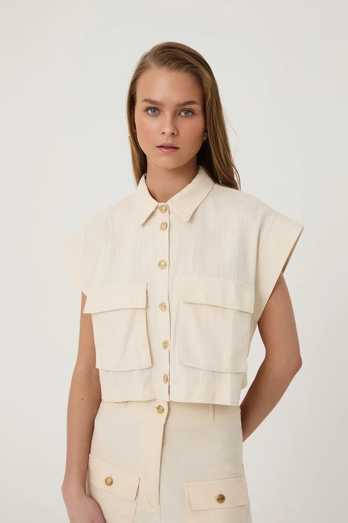 قميص نسائي قصير بجيبين - 2 Pocket Crop Shirt Naturel