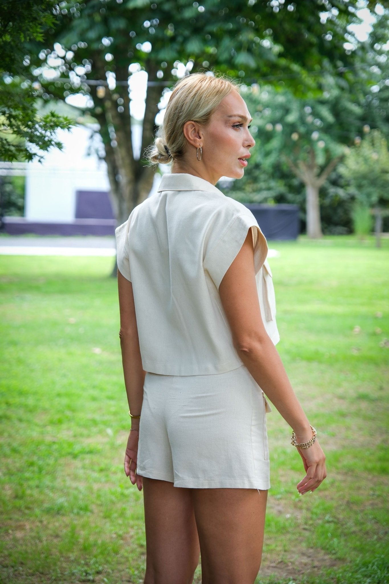 2 Pocket Crop Shirt Naturel | November Vibes | Lebbse 2 Pocket Crop Shirt Naturel | November Vibes | Lebbse