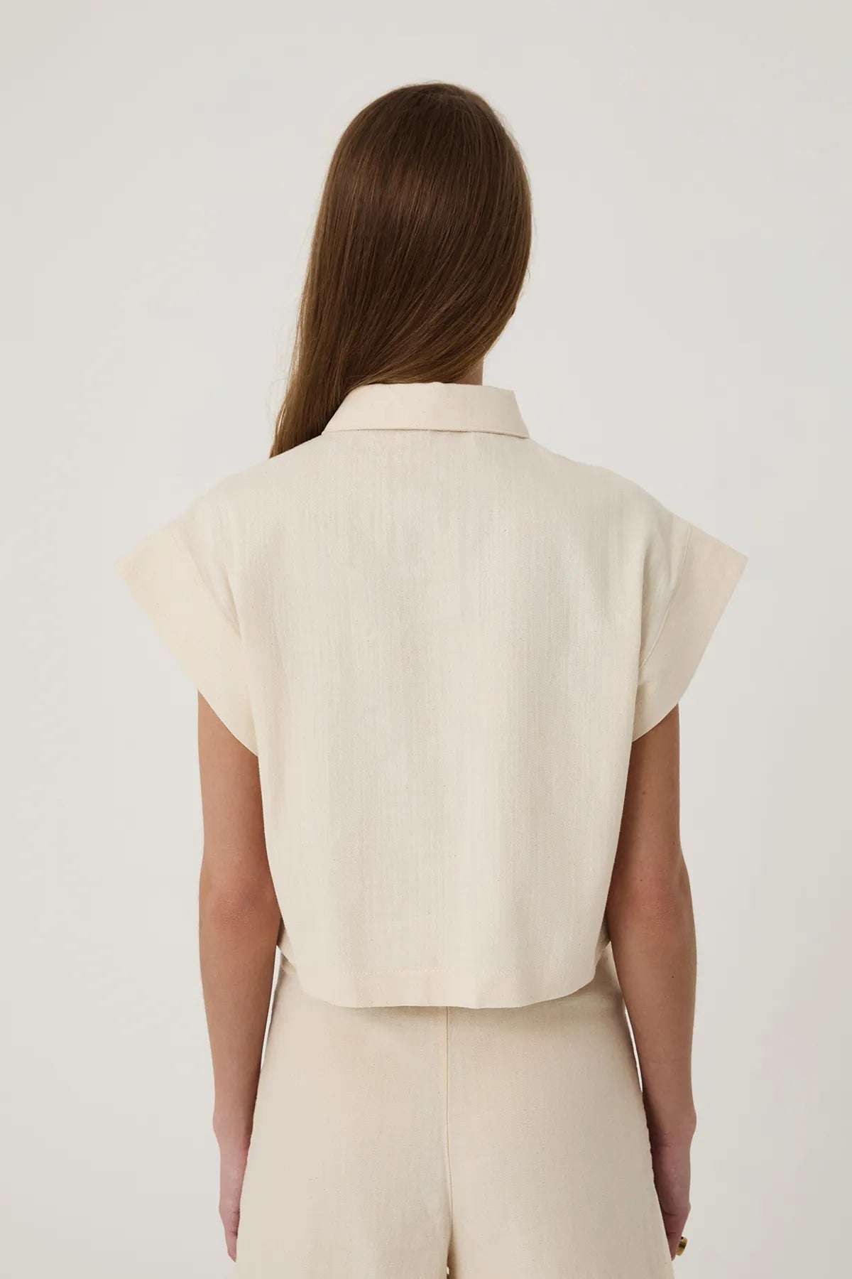 2 Pocket Crop Shirt Naturel | November Vibes | Lebbse 2 Pocket Crop Shirt Naturel | November Vibes | Lebbse