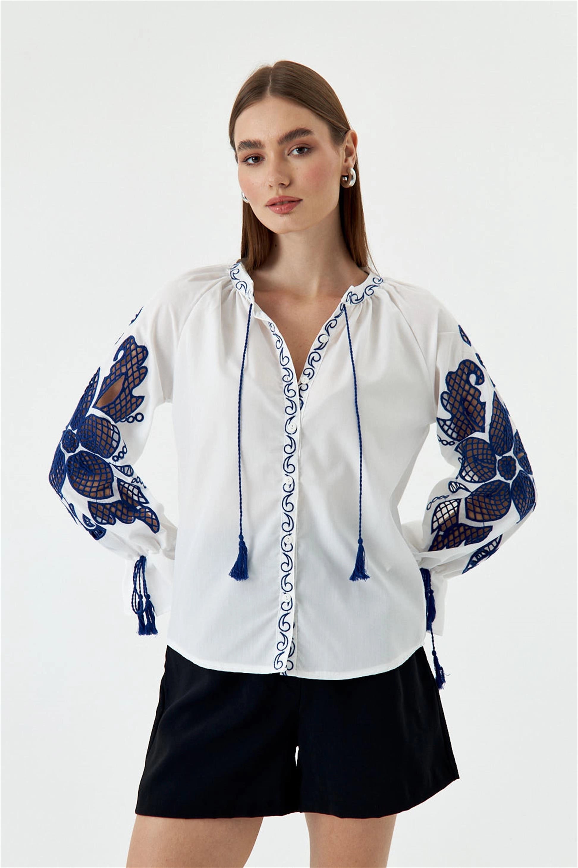 Judge Collar Embroidered White Women's Shirt