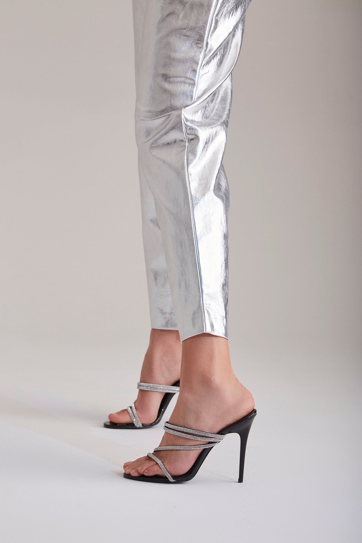 Coral Stone Detailed  Silver Black Slippers