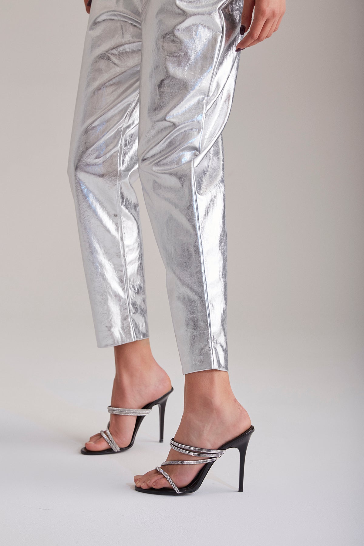 Coral Stone Detailed  Silver Black Slippers