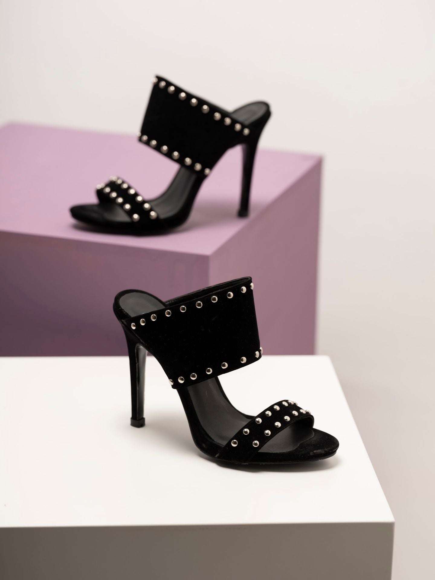 Lindsey Trok Detailed  Black Suede Slippers