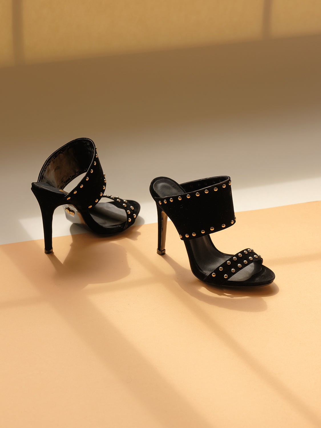 Lindsey Trok Detailed  Black Suede Slippers
