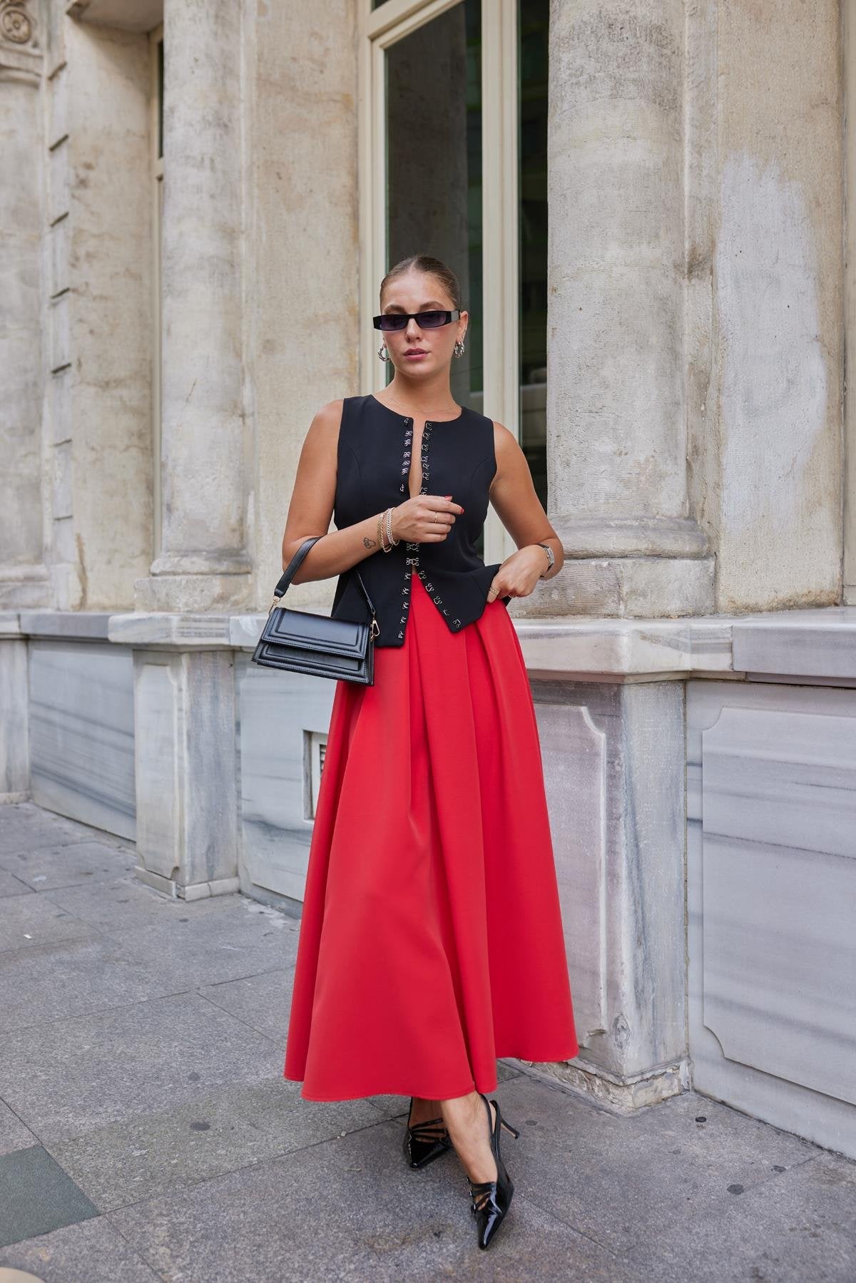 Red Pleated Detailed Flared Skirt