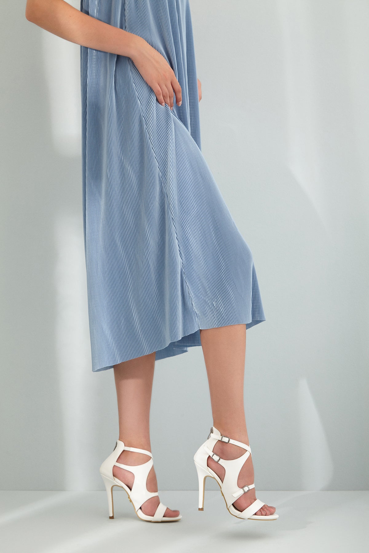 Naola Buckle Detail  White Matte Heel Shoes