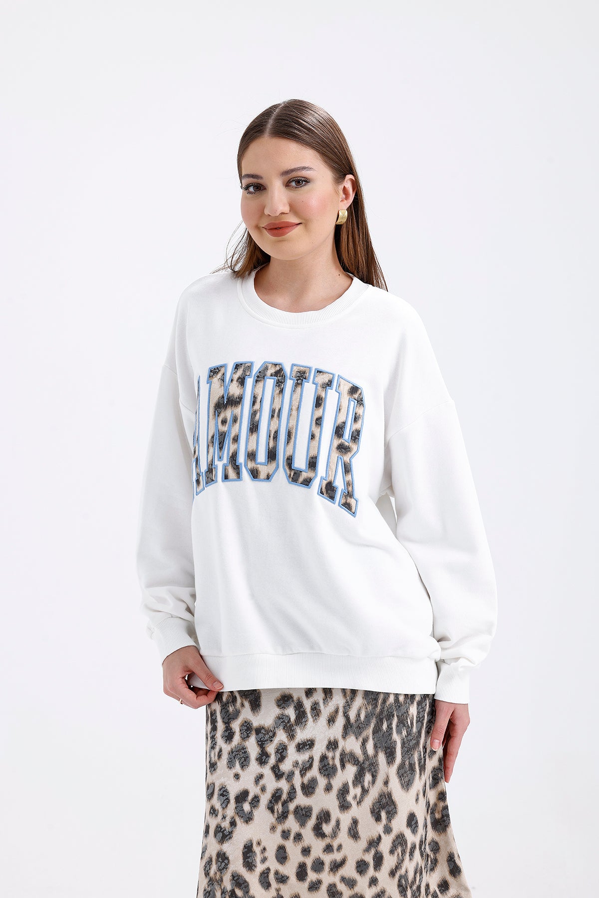 Sweatshirt with Embroidery Details | SWEATSHIRT | Lebbse Sweatshirt with Embroidery Details | SWEATSHIRT | Lebbse