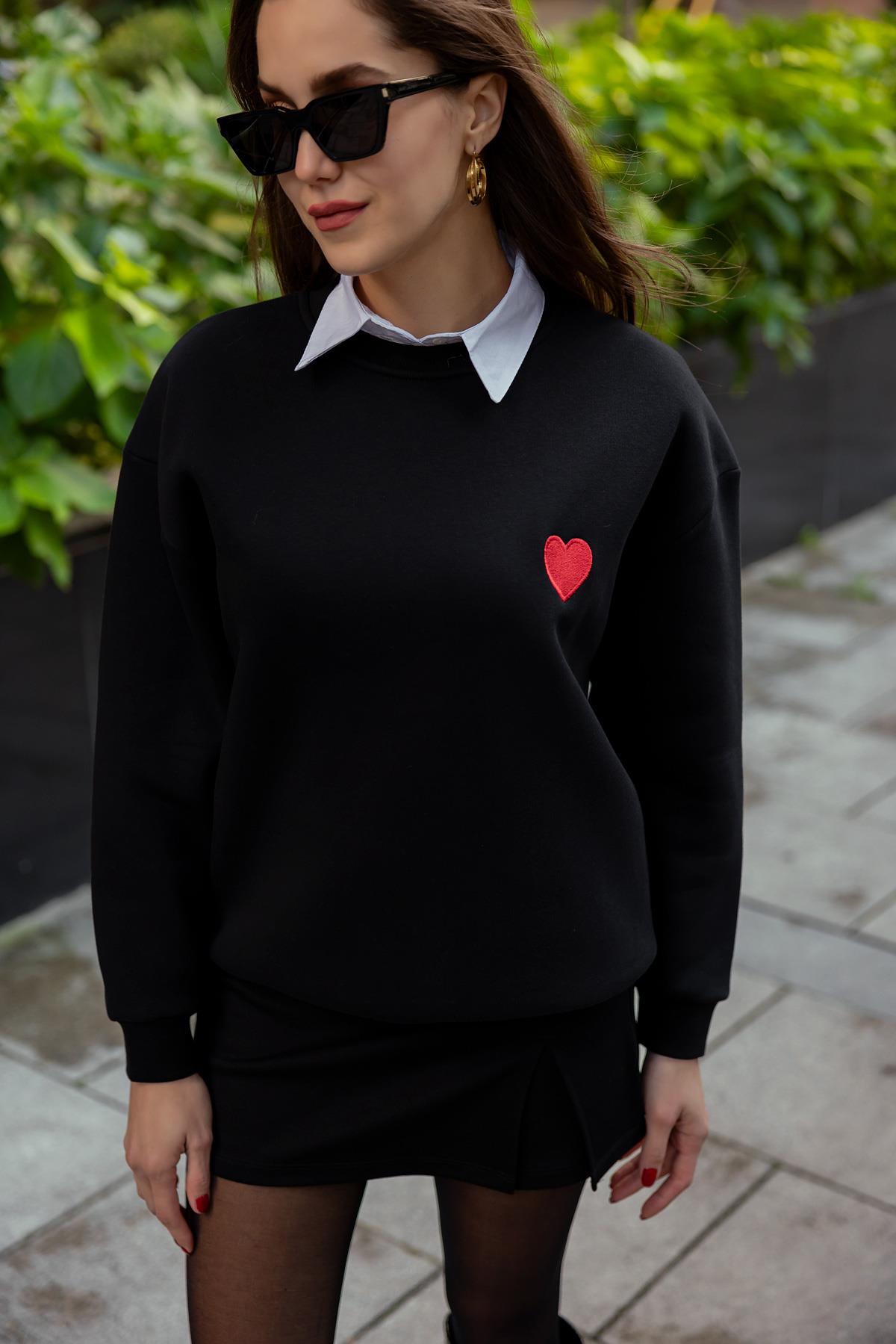 Heart Sweatshirt - BLACK