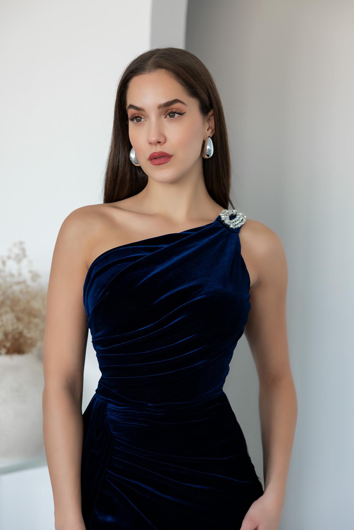 Shoulder Stone Long Velvet Evening Dress - NAVY BLUE