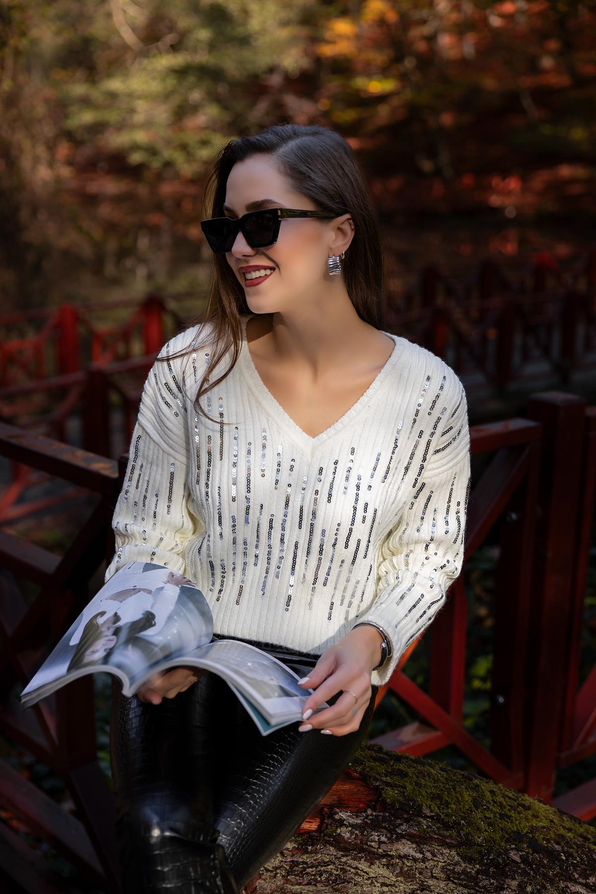 Sequined Knit Sweater - CREAM