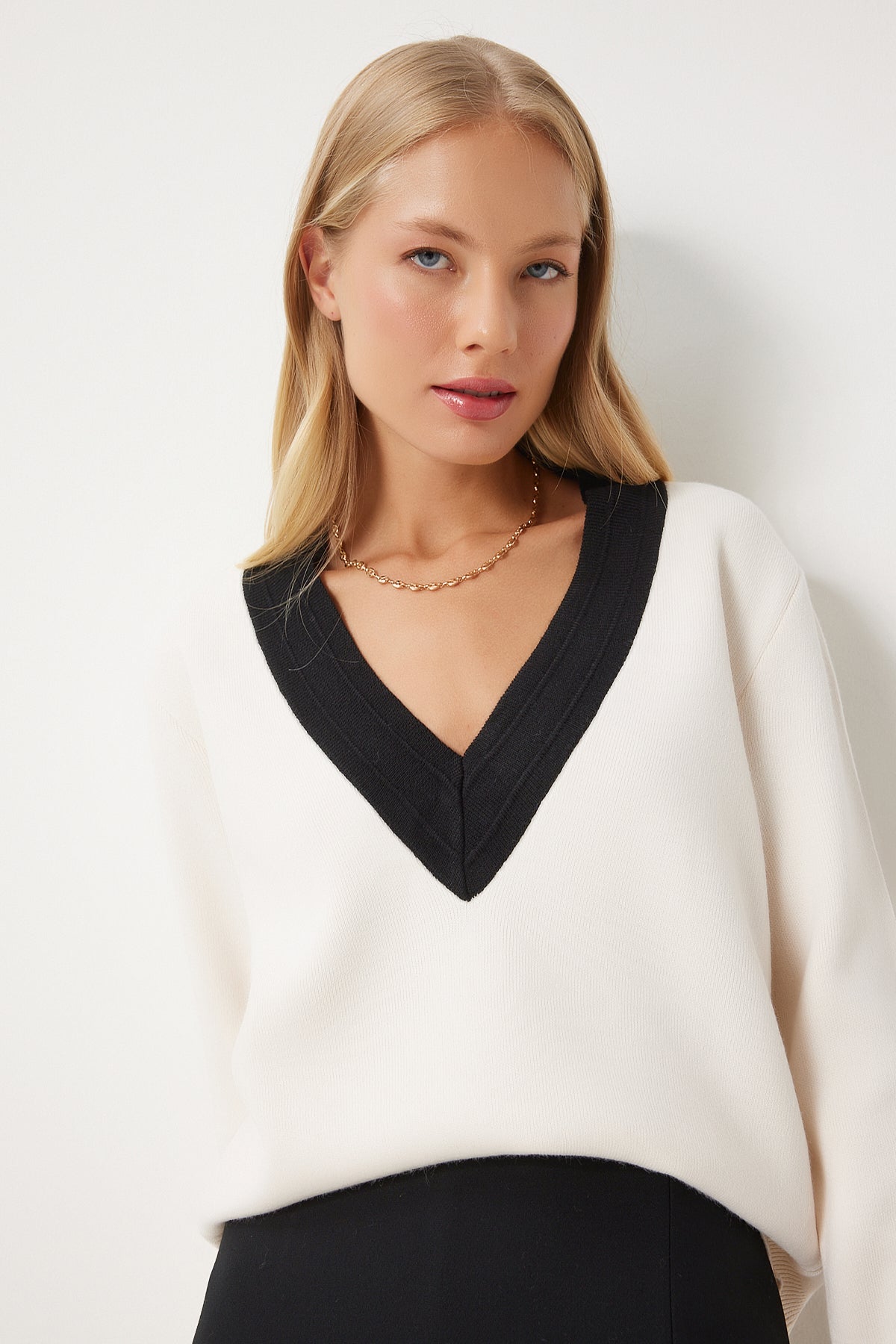 Cream Contrast V Neck Knit Sweater