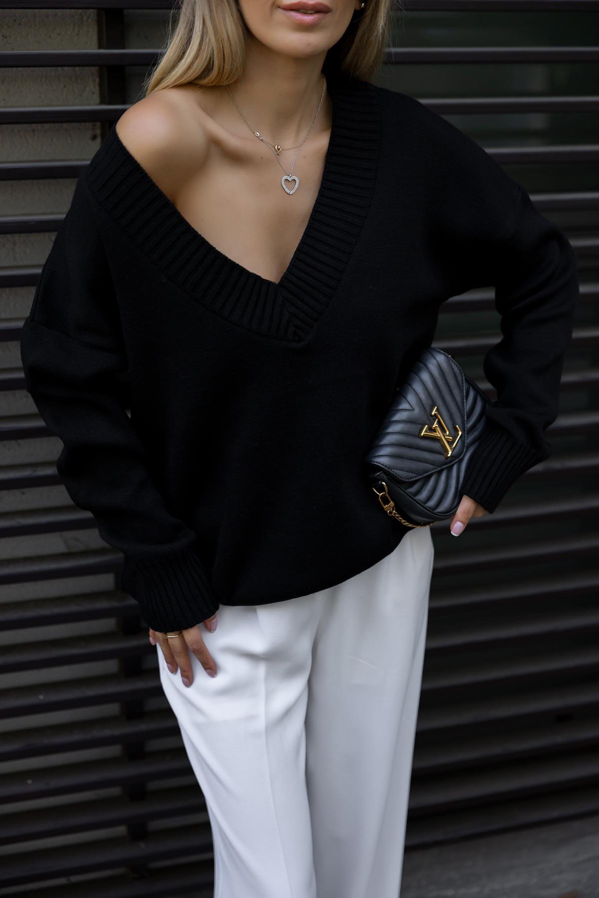 V Neck Knitted Sweater - BLACK