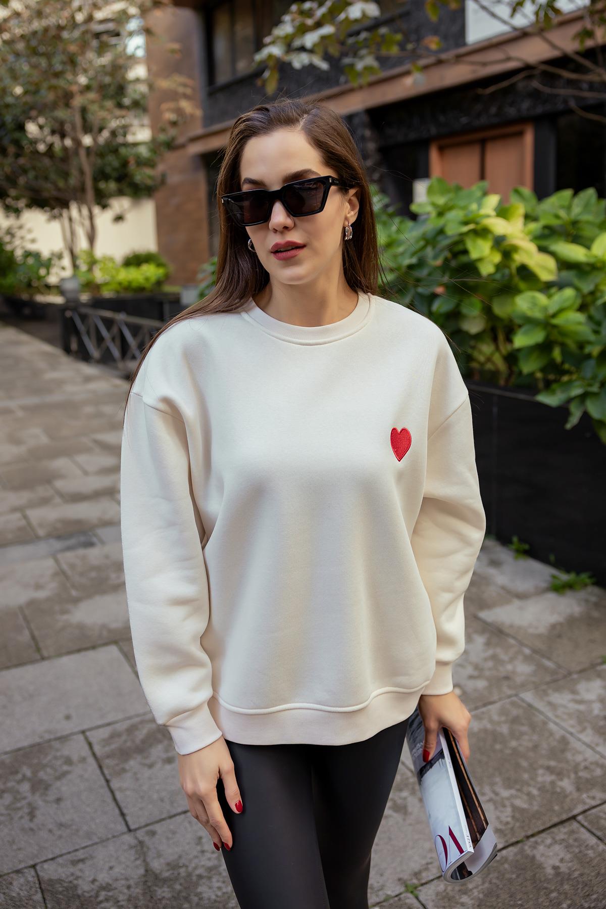 Heart Sweatshirt - CREAM