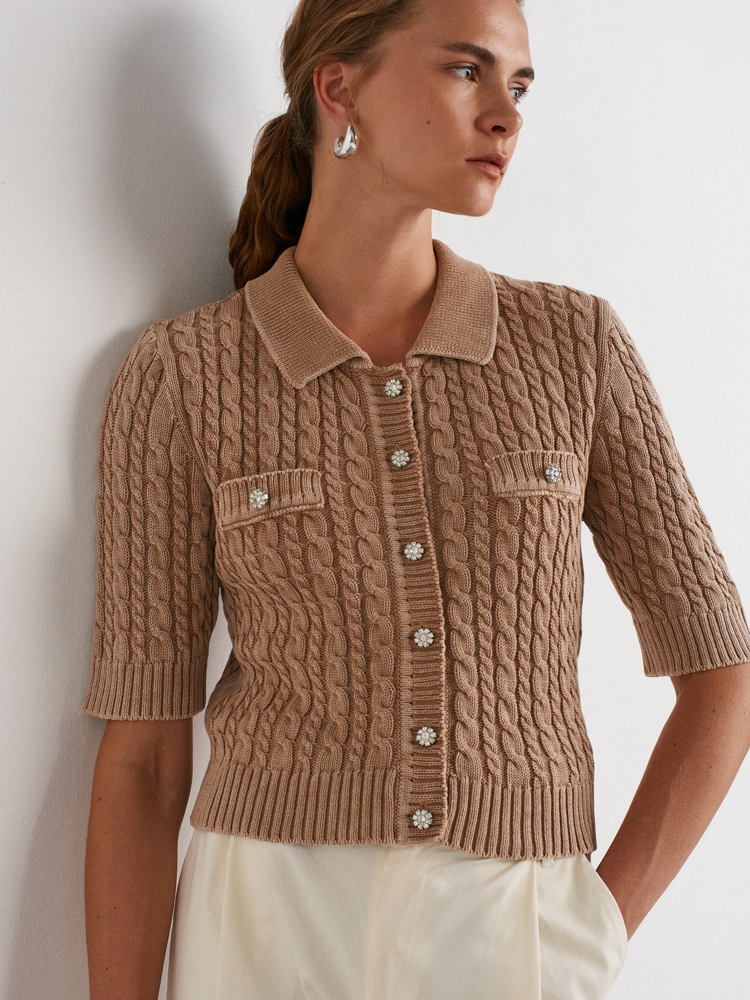 2- كارديجان شتوى قصير بيج غامق بتفاصيل ازرار من الحجر - Mink Polo Collar Stone Buttoned Faded Effect Knitted Cardigan