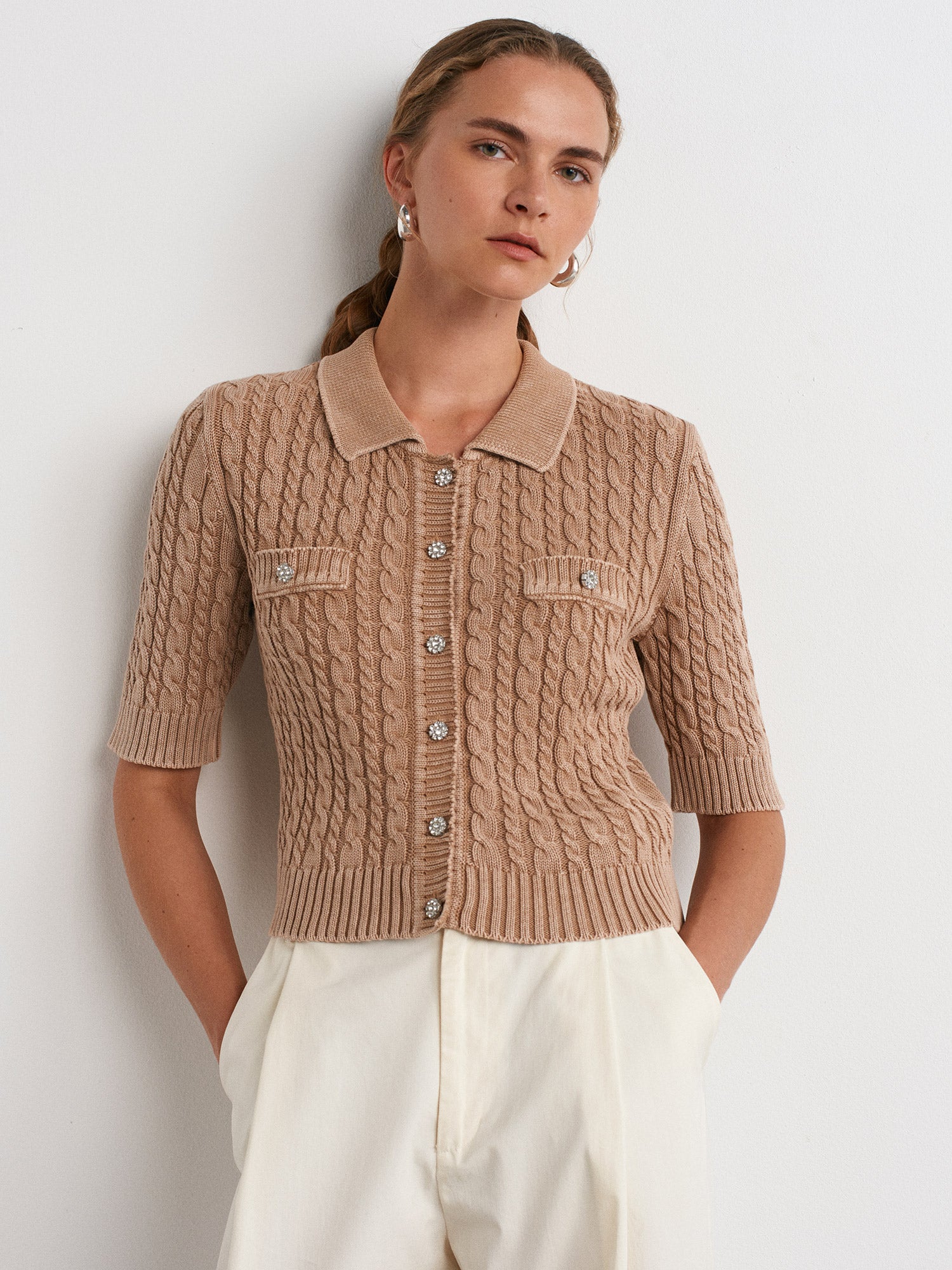 كارديجان شتوى قصير بيج غامق بتفاصيل ازرار من الحجر - Mink Polo Collar Stone Buttoned Faded Effect Knitted Cardigan