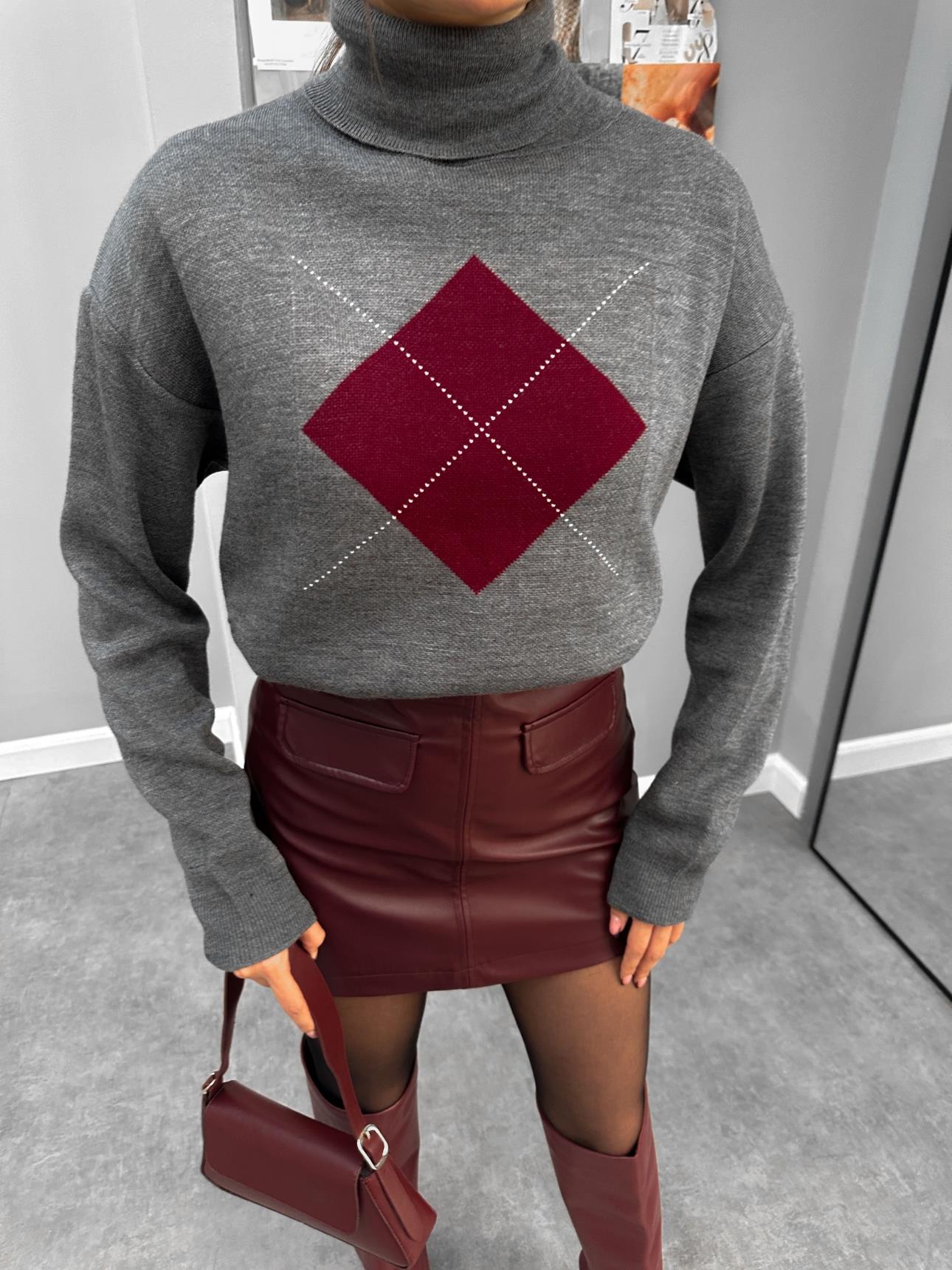 Turtleneck Diamond Patterned Sweater