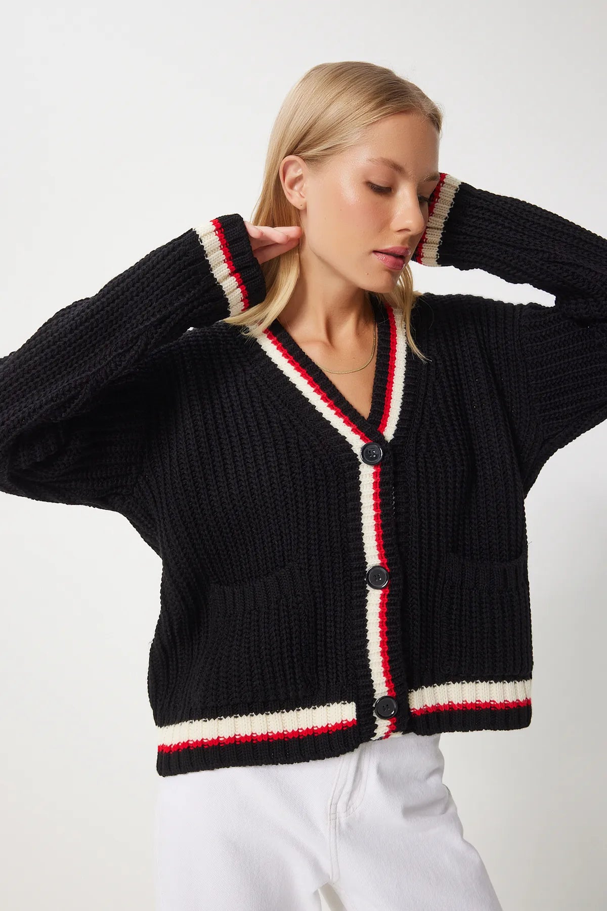 2- كارديجان طويل صوف اسود مع شريط ابيض واحمر - Black V Neck Striped Detailed Knitted Cardigan