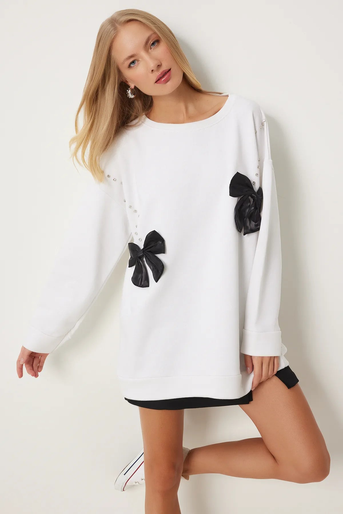 White Ribbon Stone Detailed Knitted Sweatshirt