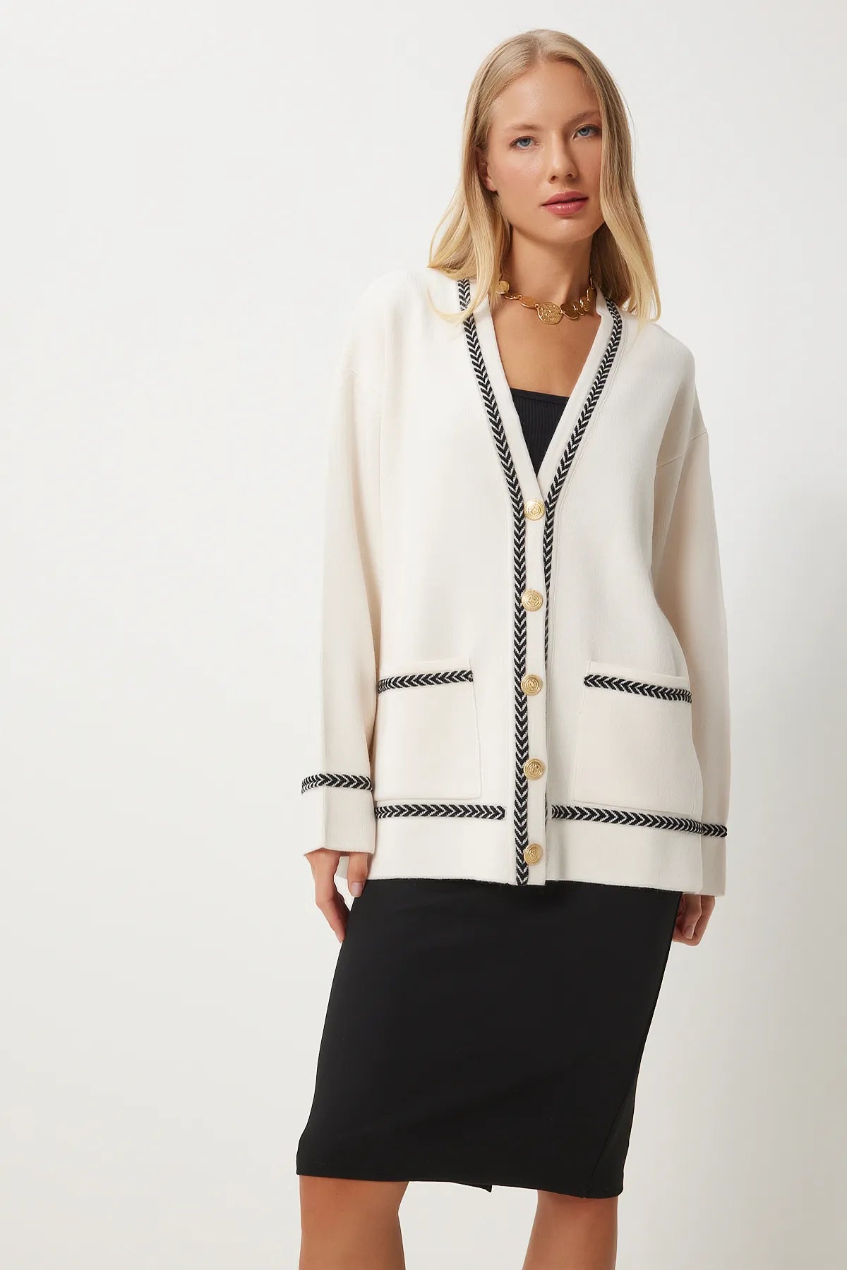 كارديجان نسائي طويل تريكو بيج شريط مجدل وجيوب - Cream Contrast Detail Pocket Long Knit Cardigan