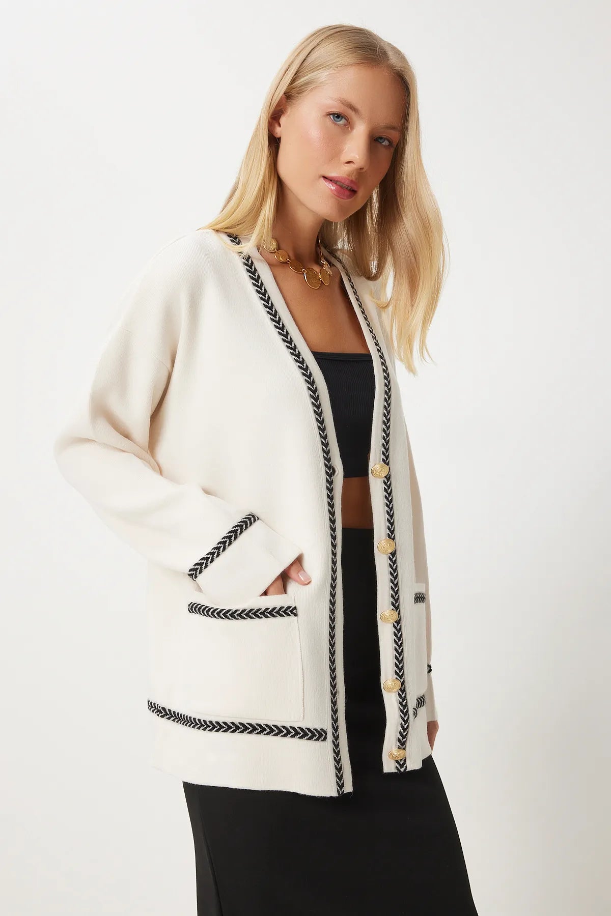 2- كارديجان نسائي طويل تريكو بيج شريط مجدل وجيوب - Cream Contrast Detail Pocket Long Knit Cardigan