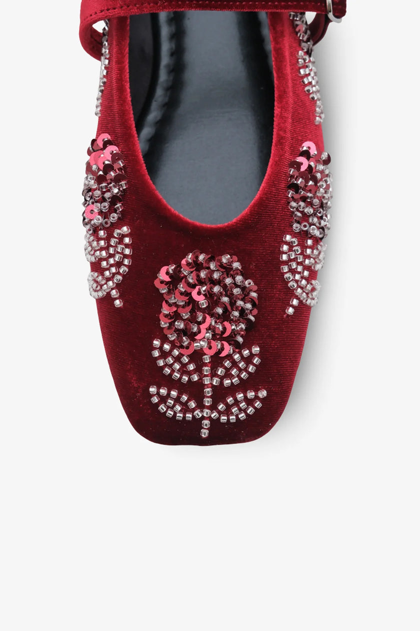 Yelva Women's Buckled Ballerina Flats - Burgundy