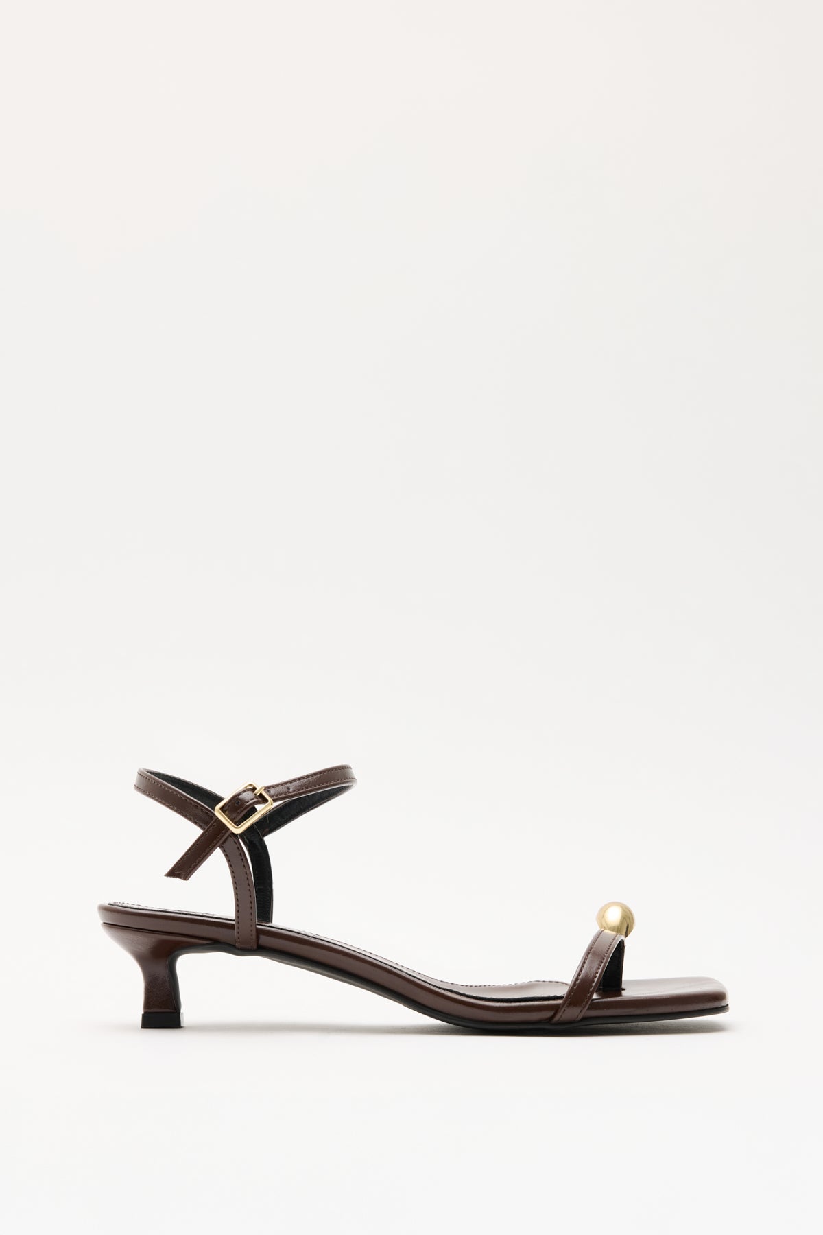 Oval Accessory Detail Bitter Brown Women's Heels