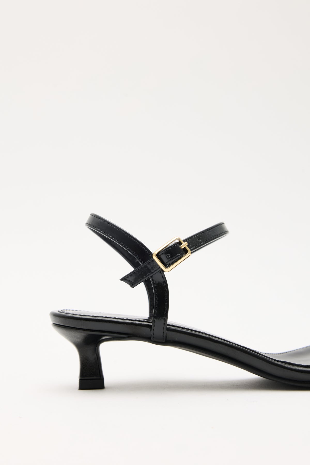 Oval Accessory Detail Black Women's Heels