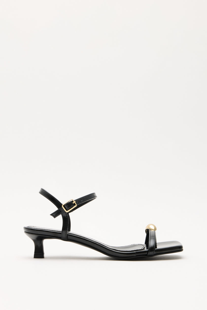 Oval Accessory Detail Black Women's Heels