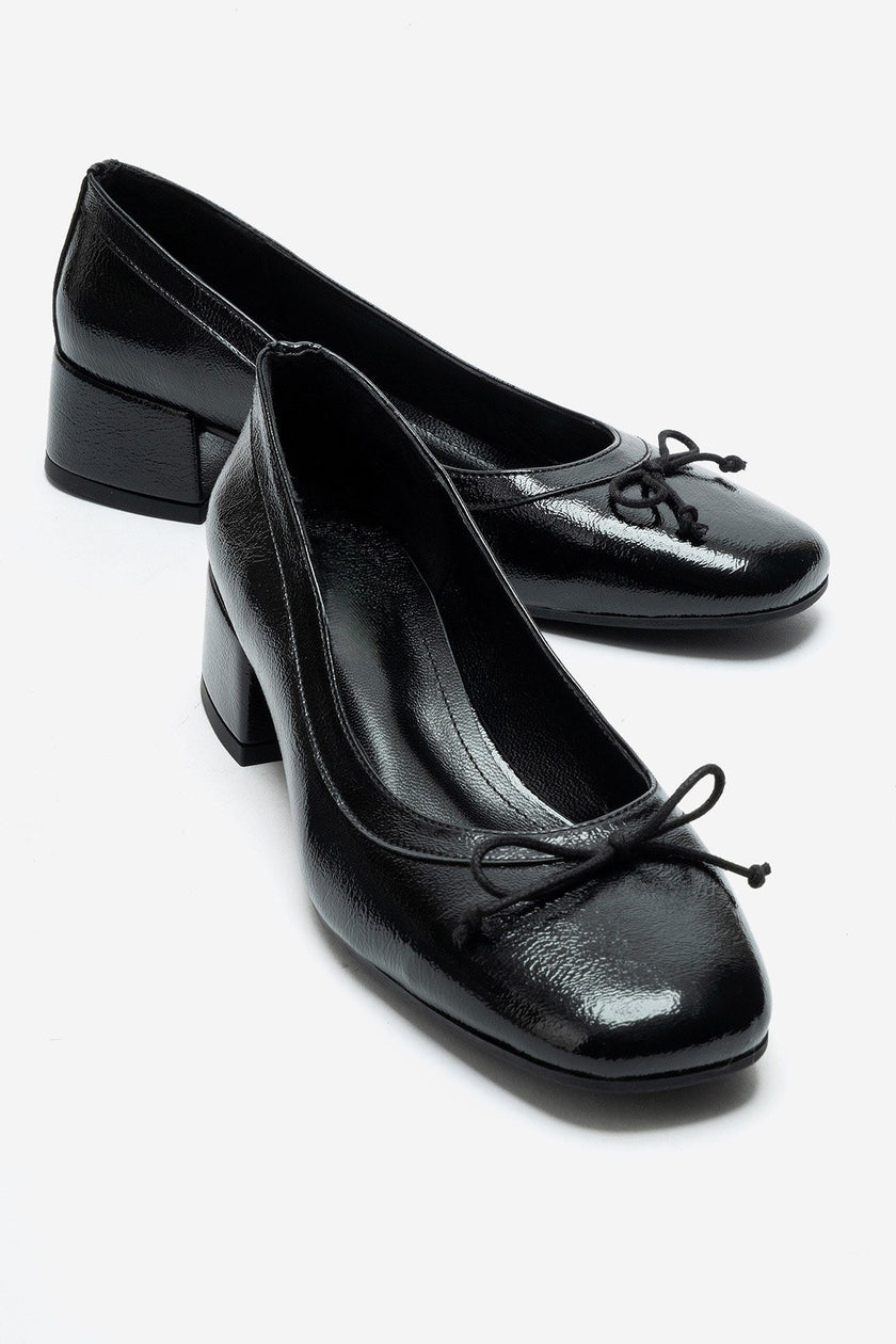 Gipsy – Black Crinkled Patent Bow Detail Block Heel Shoes