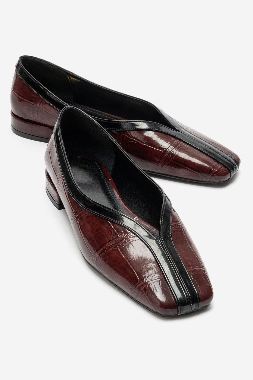 Helene – Burgundy Printed Babet Flats