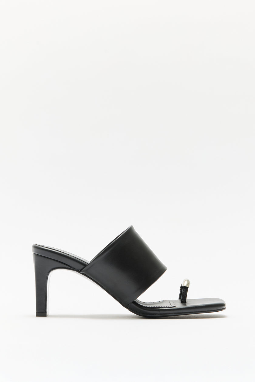 Metal Detail Toe-Post Black Women’s Heeled Slipper