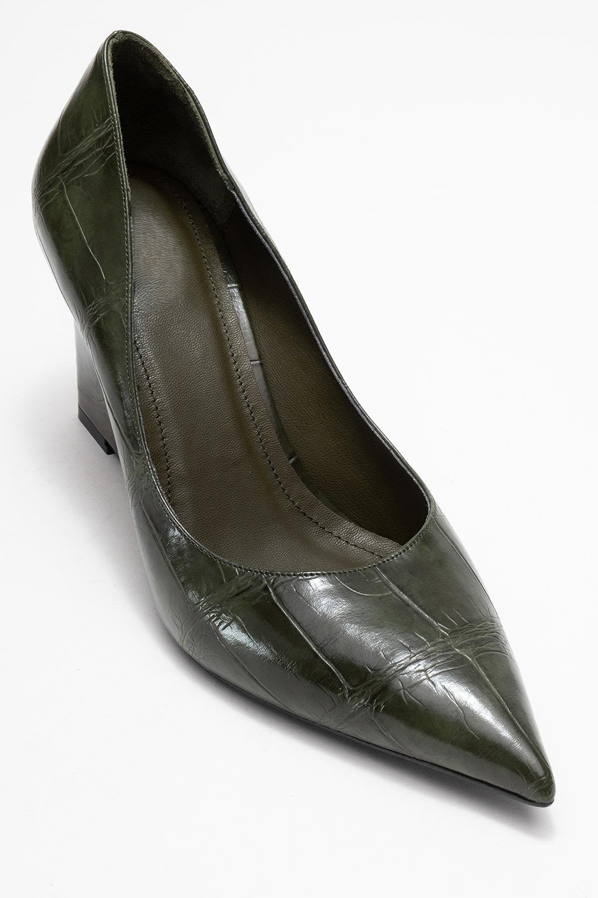 PUERA Green Printed Pointed Toe Women's Wedge Heel Shoes