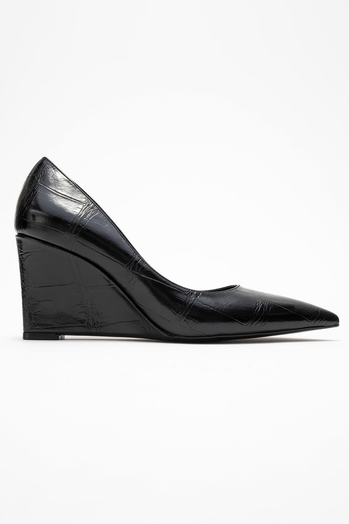 PUERA Women's Black Print Pointed Toe Wedge Heel Shoes