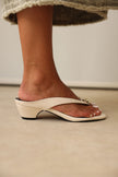 Oval Accessory Detail Toe-Post Women's Heeled Sandals