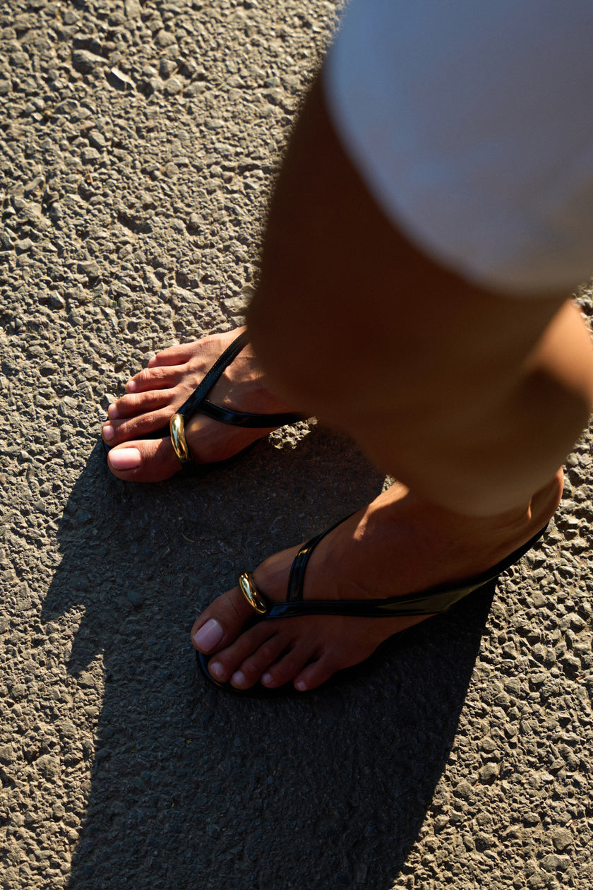 Black Oval Accessory Detail Toe-Post Women's Heeled Sandals