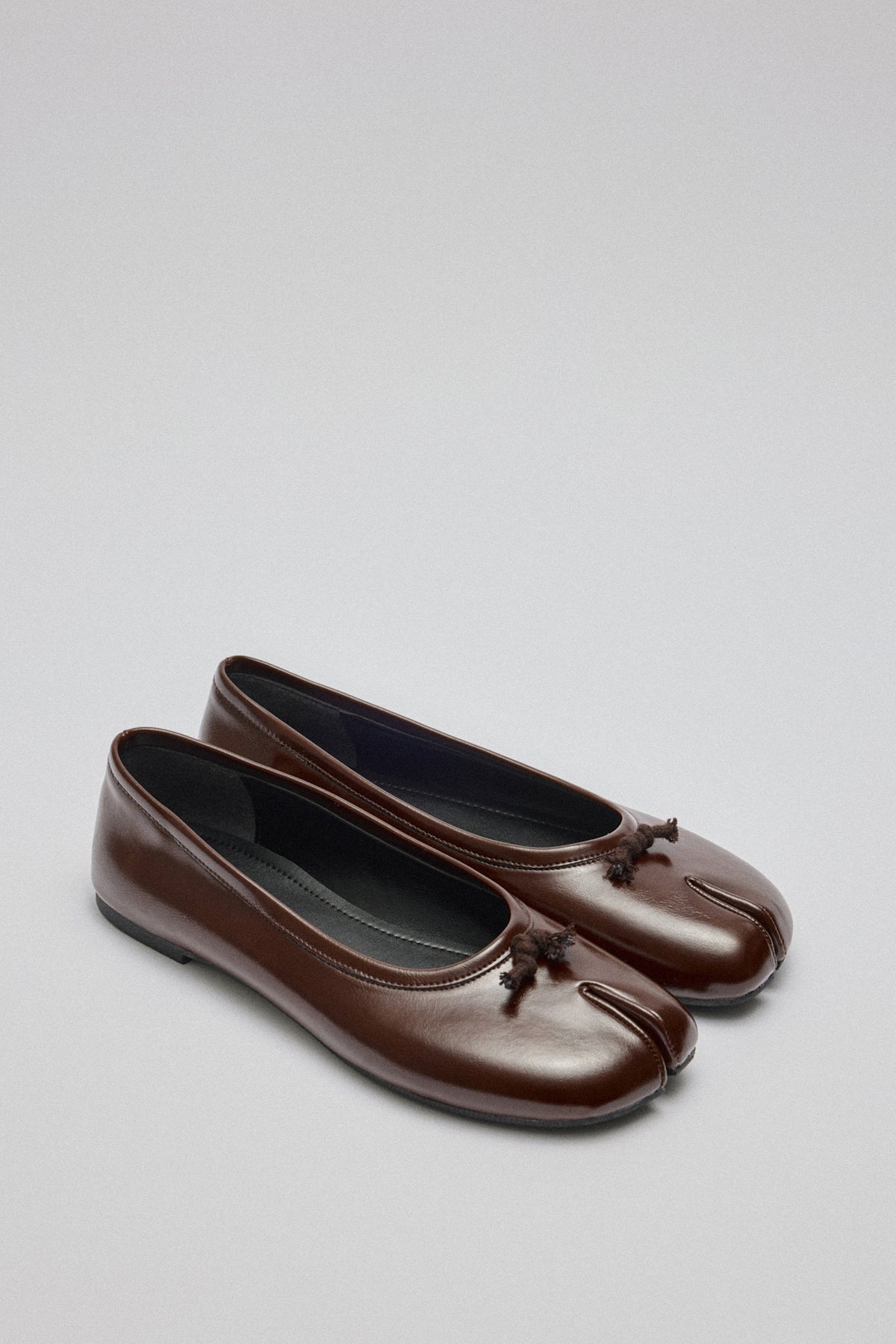 Bitter Brown Knot-Detail Toe-Post Women's Flats