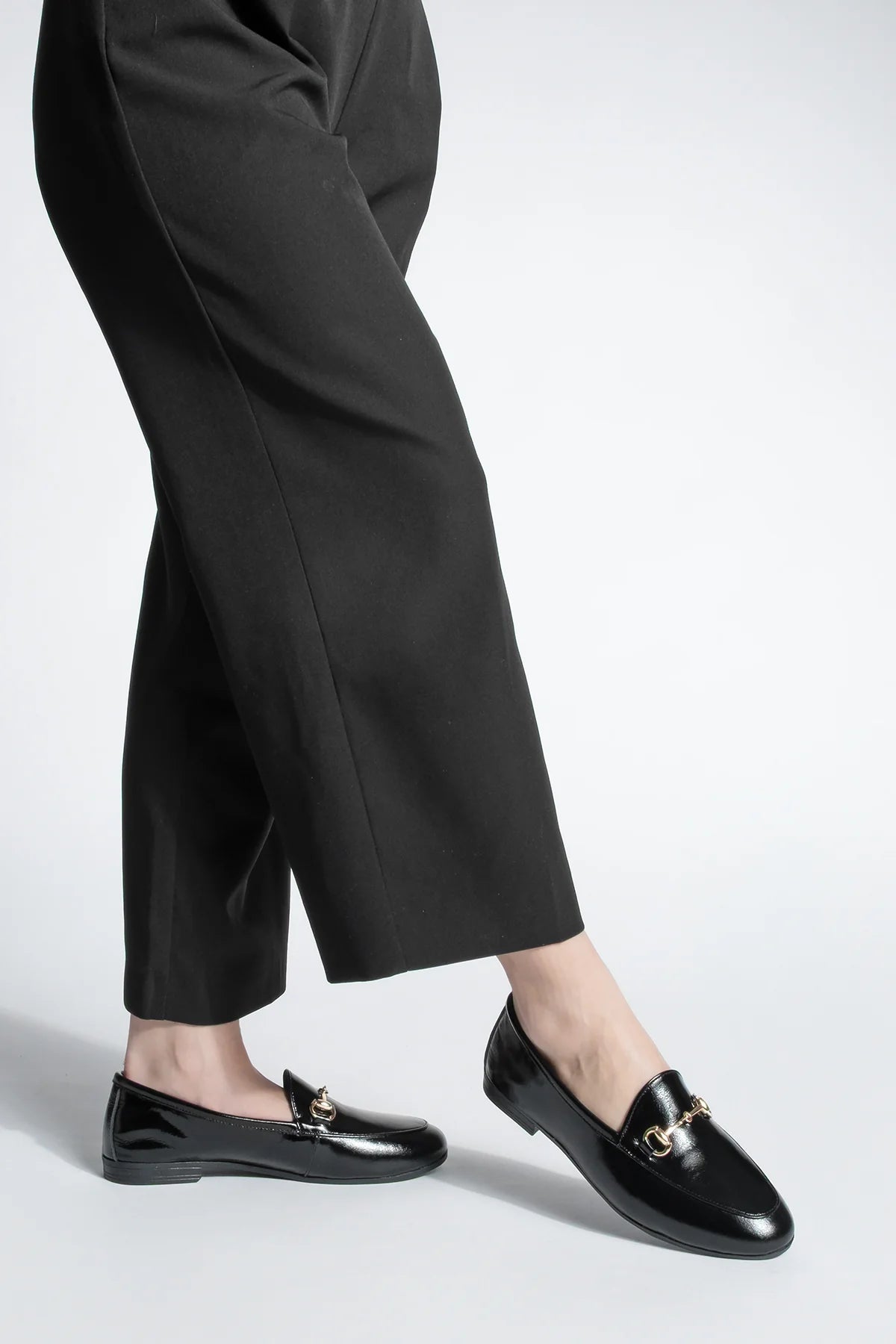 Women's Genuine Leather Chain Loafer Shoes Tanle - Black Patent Leather