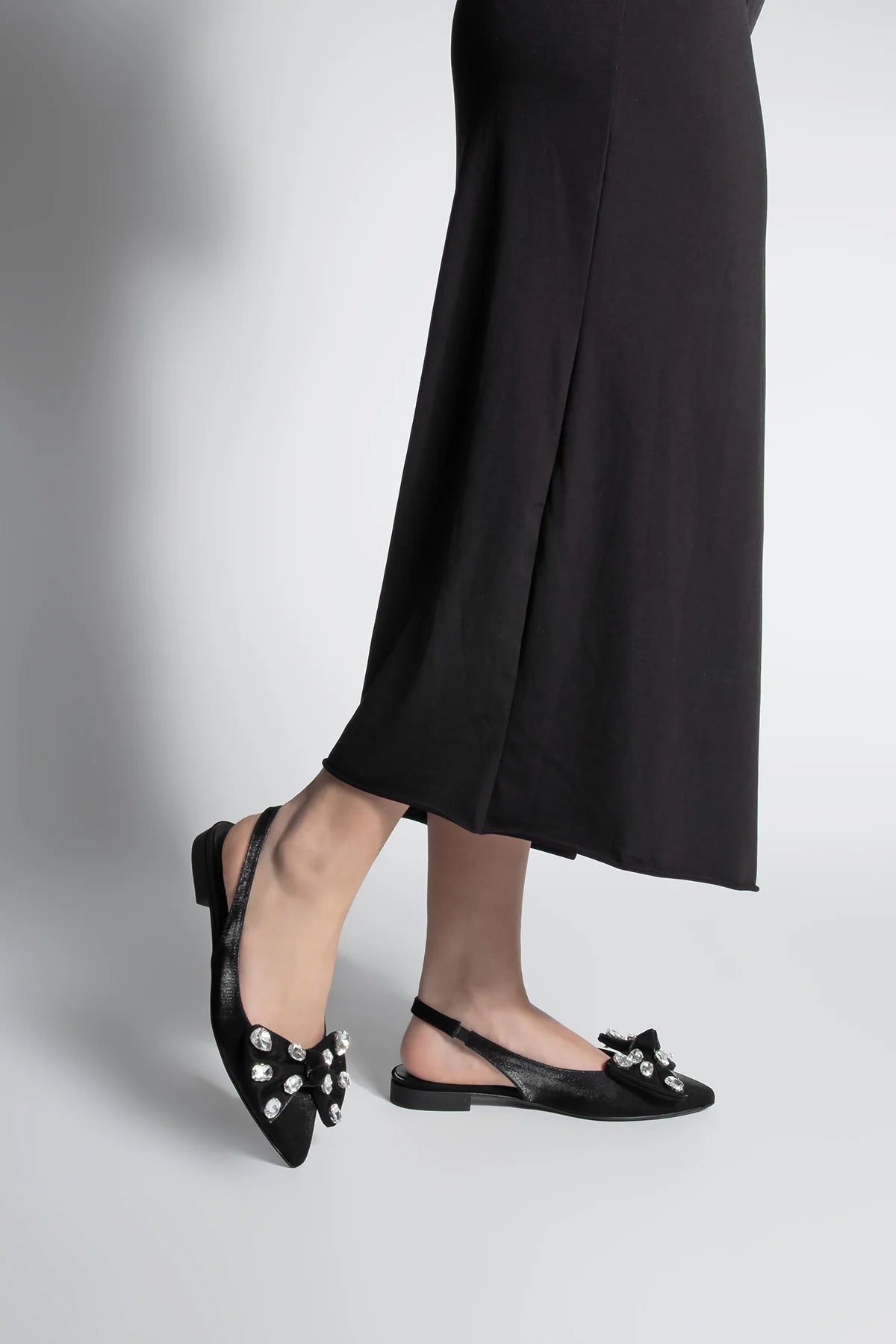 Women Pointed Toe Bowknot Stoned Ballerinas Lispen - Black Satin
