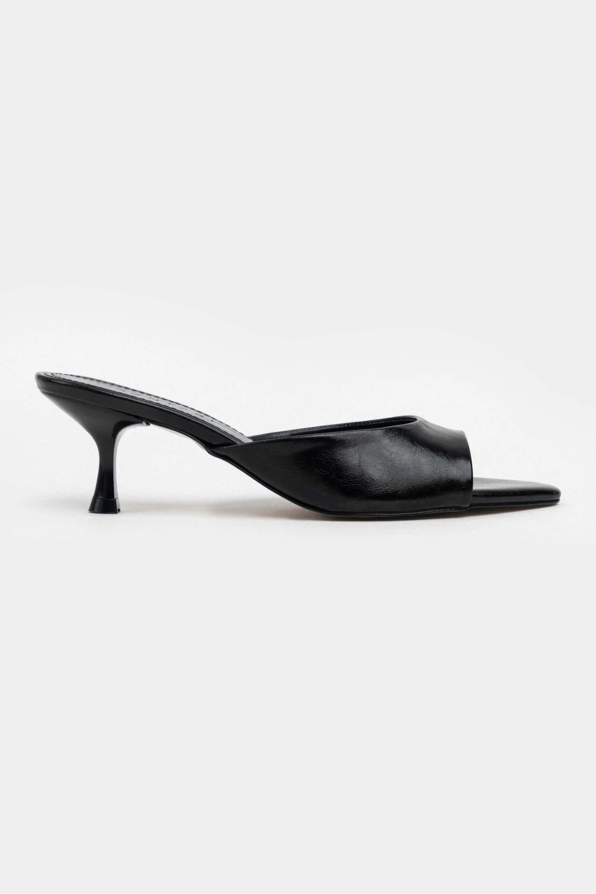 Promise Black Raschel Rustic Pattern Pointed Toe Women’s Thin-Heel Slippers | FOOTWEAR | Slipper | Lebbse Promise Black Raschel Rustic Pattern Pointed Toe Women’s Thin-Heel Slippers | FOOTWEAR | Slipper | Lebbse