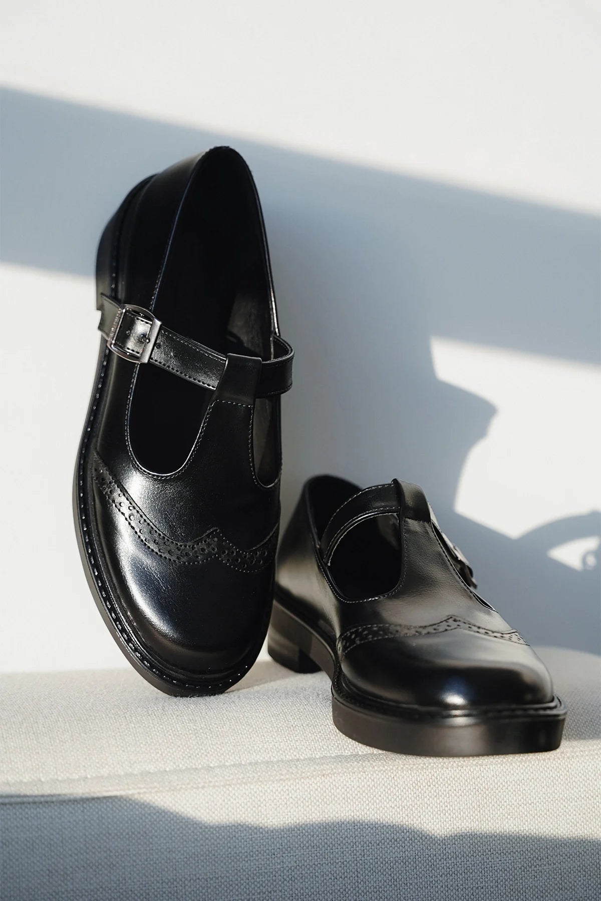 Women's Loafer Casual Shoes Titra - Black