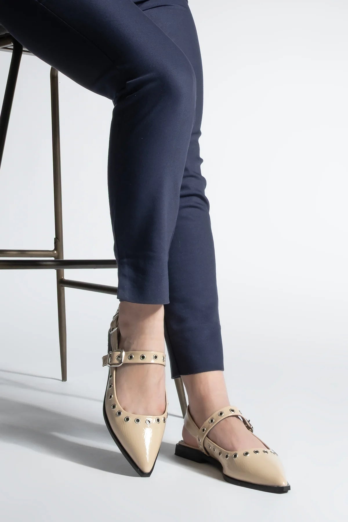 Women's Pointed Toe Trock Casual Ballerina Parzin - Beige Patent Leather