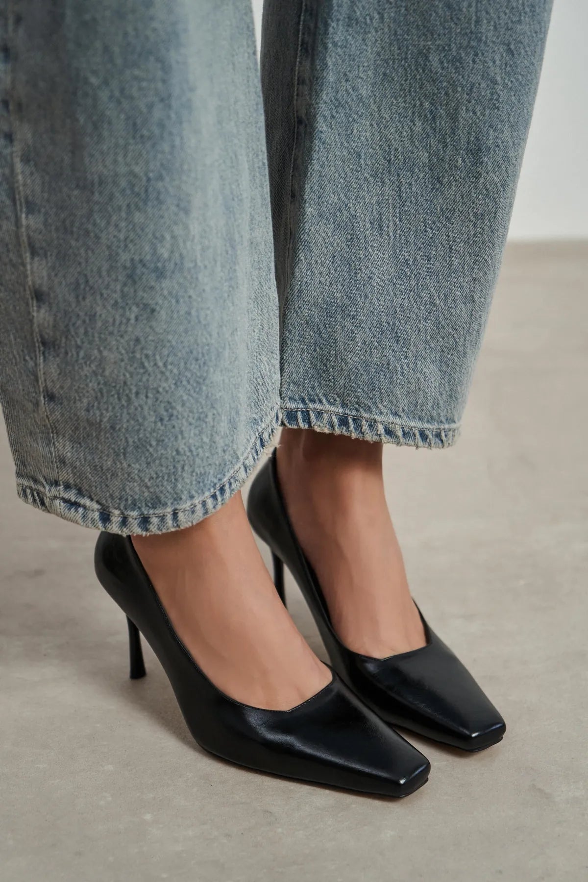 ZIVY Black Rustic Patterned Blunder Toe Closed Heel Women’s Shoes