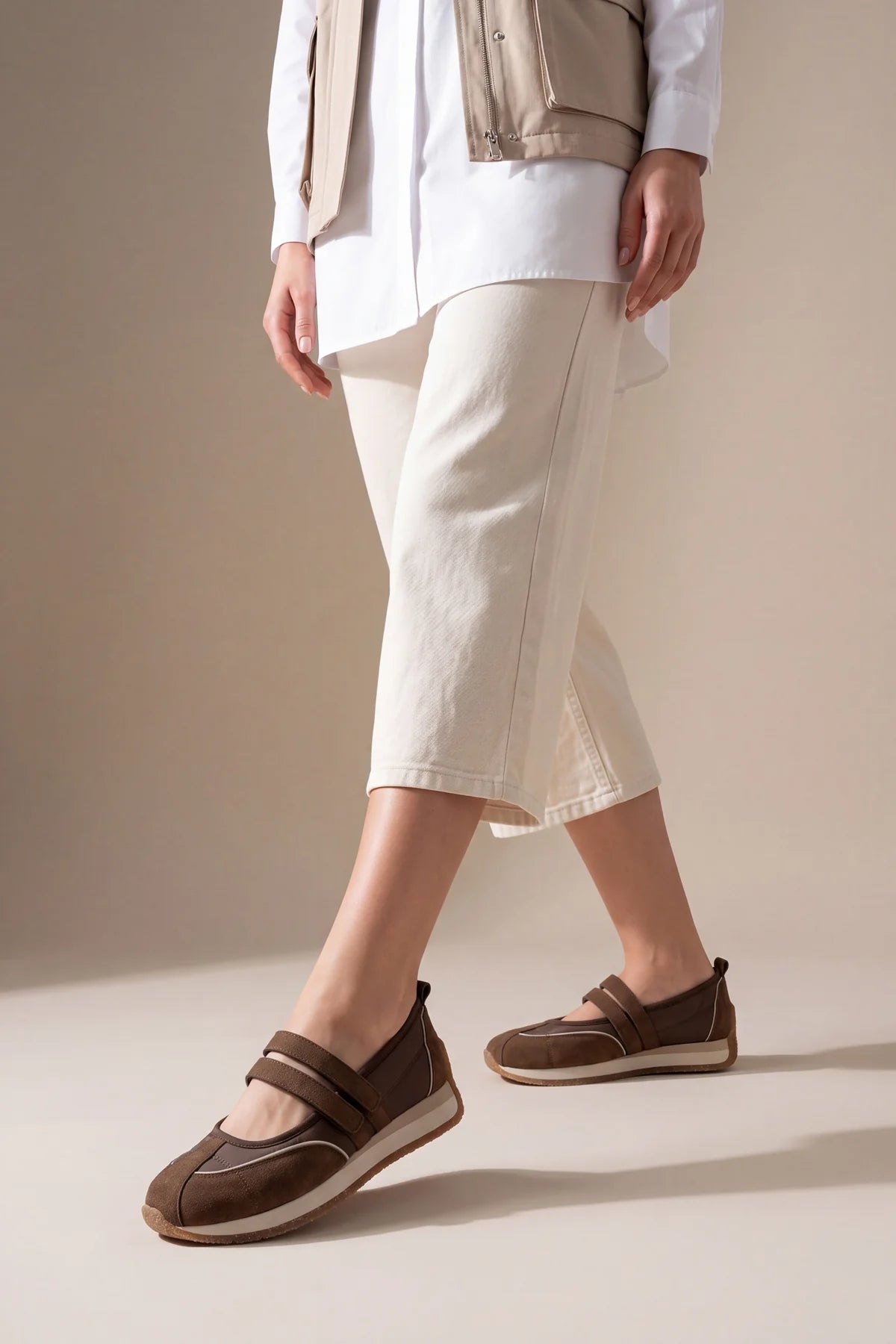 Hopato – Light Brown Suede Women’s Double-Strap Mary Jane Sneakers