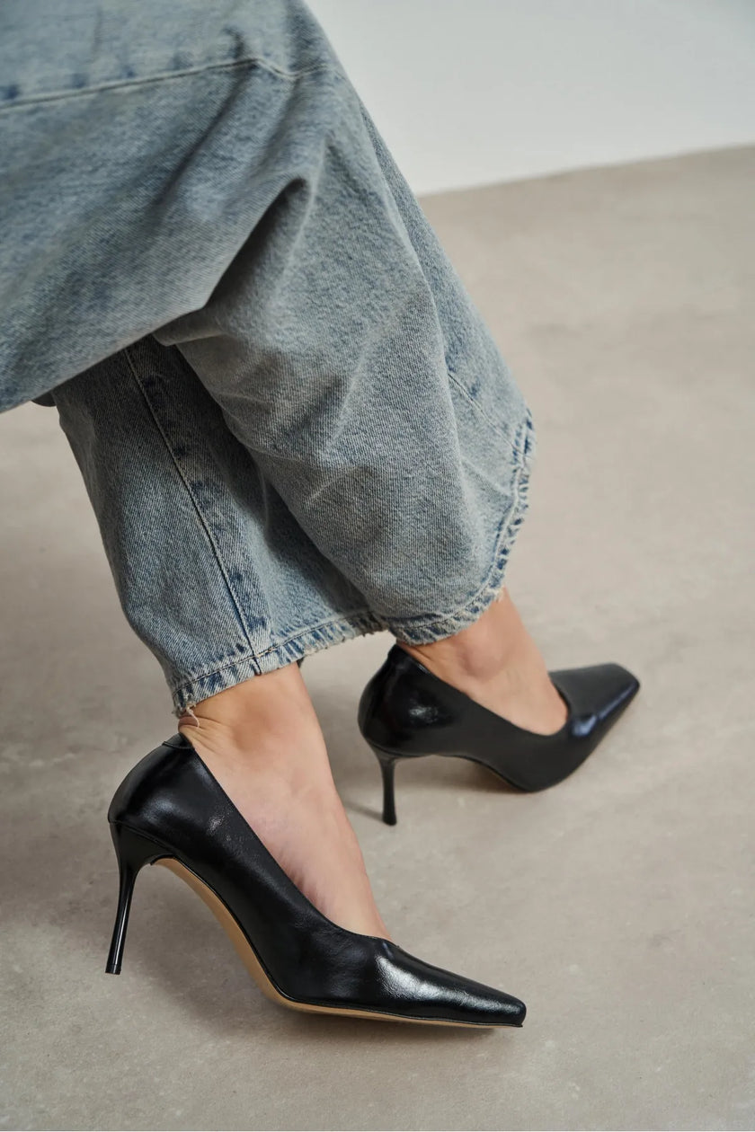 ZIVY Black Rustic Patterned Blunder Toe Closed Heel Women’s Shoes