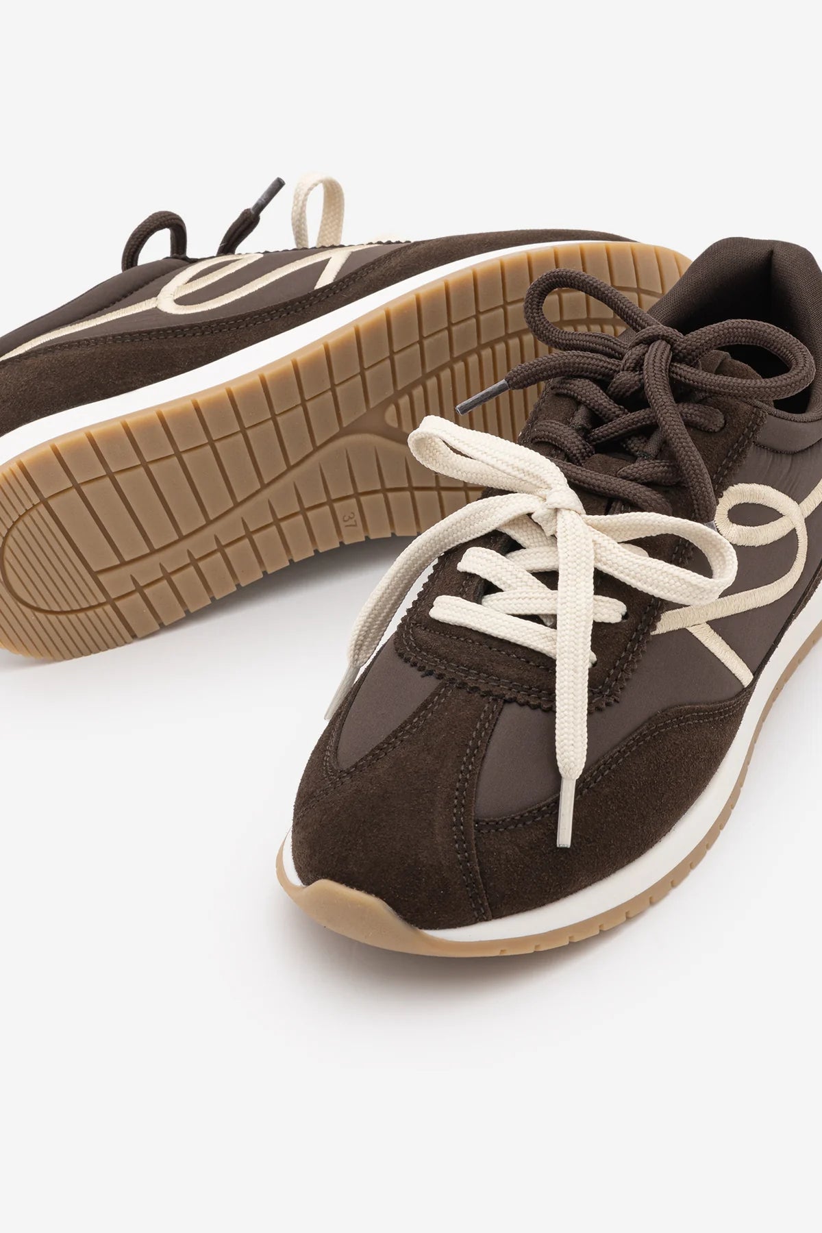 Rivos – Tobacco Brown Suede Lace-Up Casual Sneakers