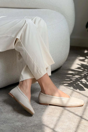 Sacco Beige Wrinkled Matte Blunt Toe Flat Sole Women's Ballerinas