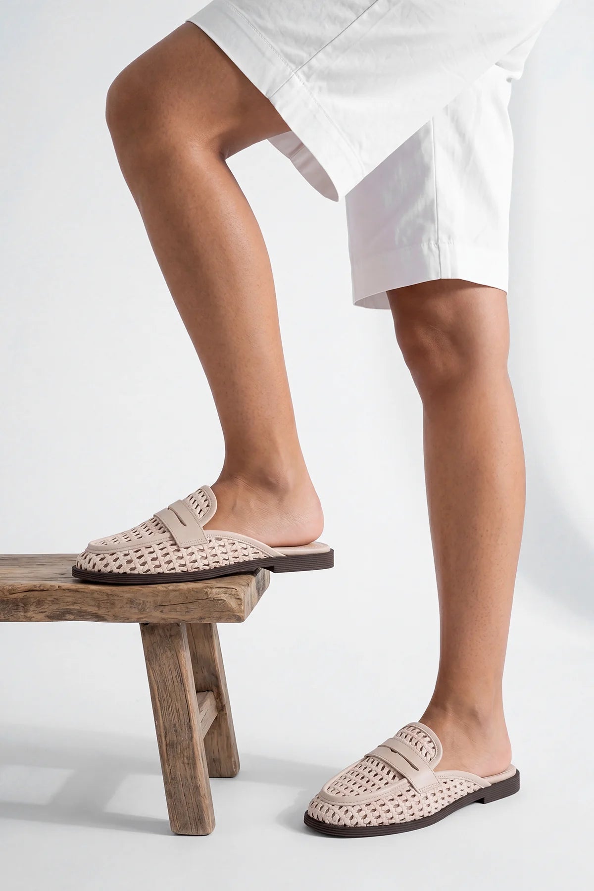 ARGIS Beige Handwoven Daily Women’s Slippers | FOOTWEAR | Slipper | Lebbse ARGIS Beige Handwoven Daily Women’s Slippers | FOOTWEAR | Slipper | Lebbse