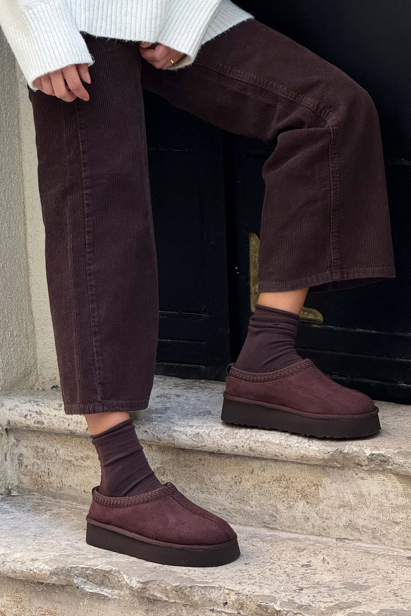 SWEET BROWN SUEDE FLAT-SOLED HOME SLIPPERS WITH FUR INSIDE